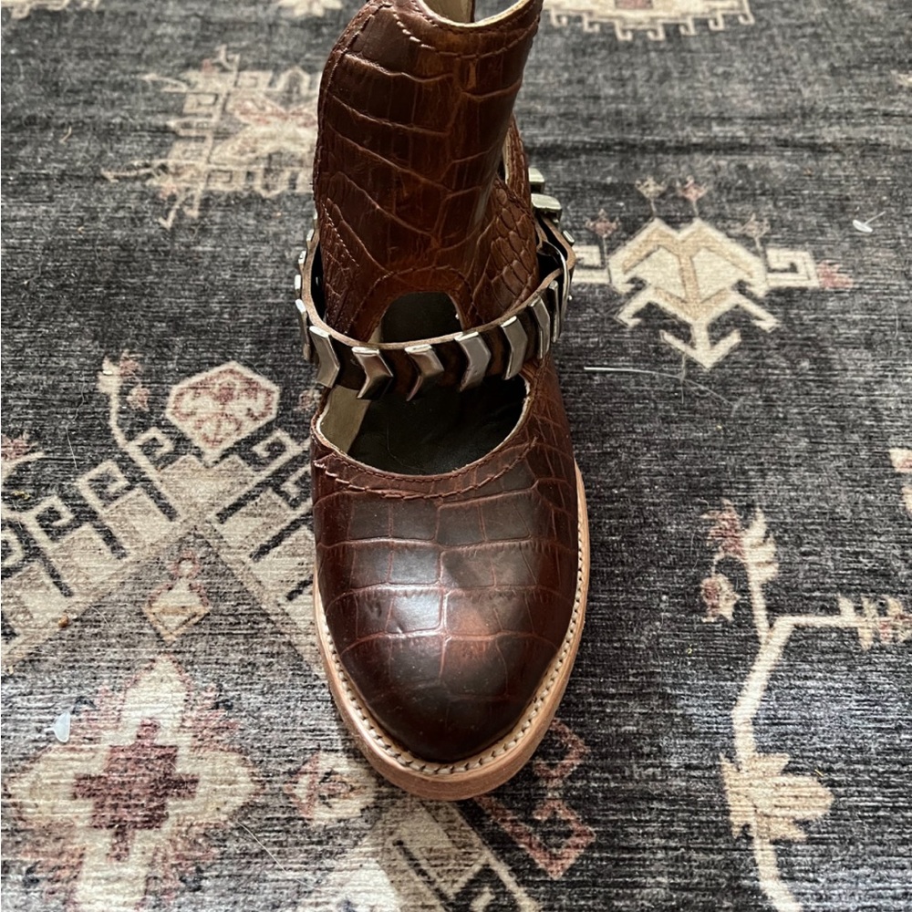 Freebird “blade” booties